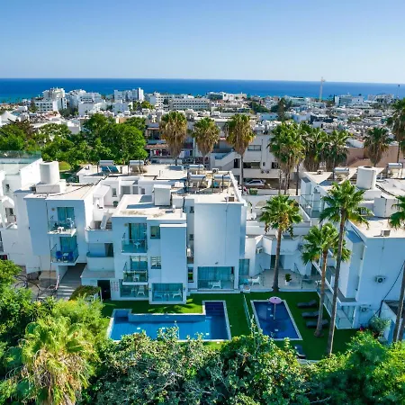 Holiday Home For Sunbathing By The Pool And Nights On The Balcony All Yours Appartamento Ayia Napa
